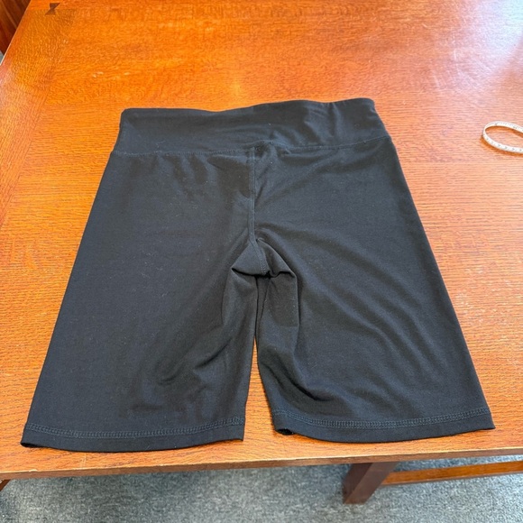 Daisy Fuentes Fit size XL black Bike Shorts with Elastic Waistband - Picture 2 of 3